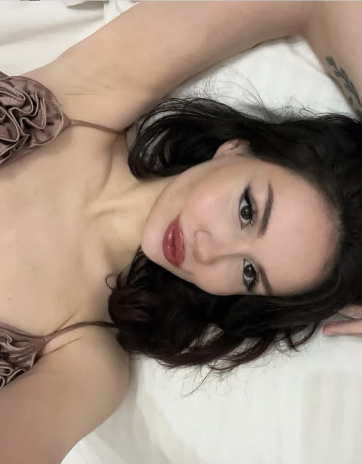Meydan Büyüleyici Kadın Escort Bayan Burcu