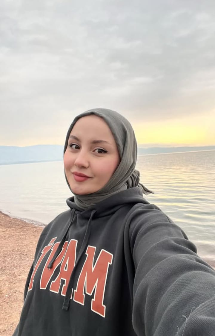 Adiller Başarılı Kadın Escort Bütün