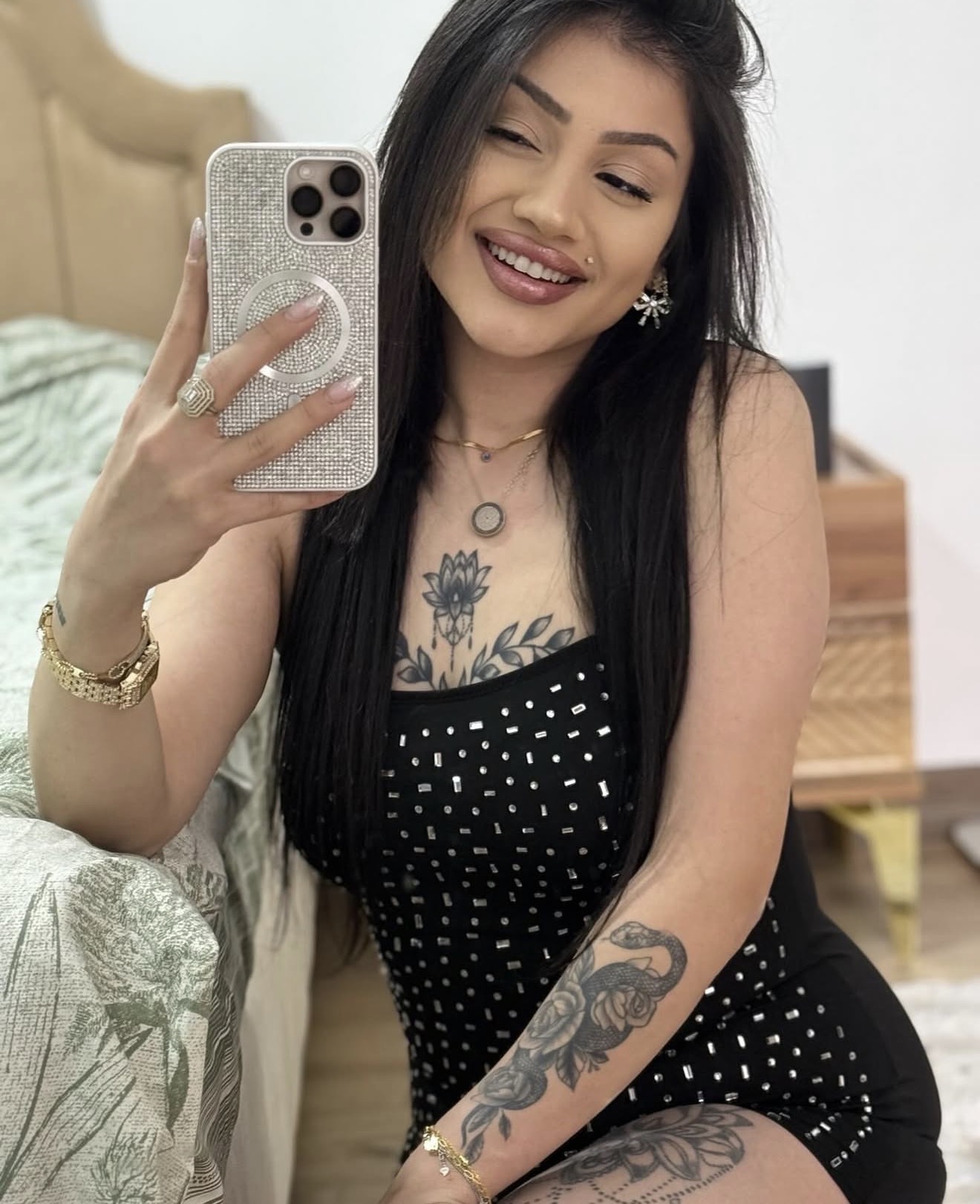 Akpınar Liseli Bayan Escort Zeliha
